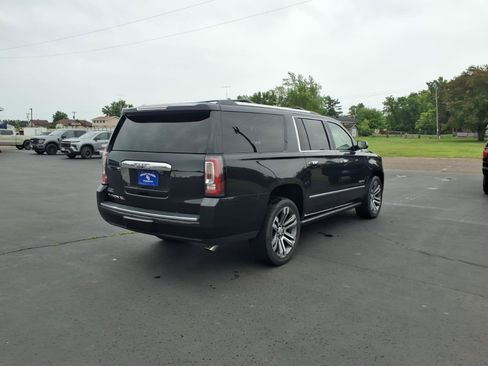 Used 2020 GMC Yukon XL Denali w/ Denali Ultimate Package AWD/4WD image 6