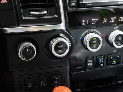 Used 2019 Toyota Sequoia Platinum AWD/4WD image 25