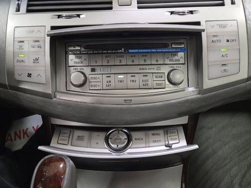 Used 2010 Toyota Avalon Limited image 27