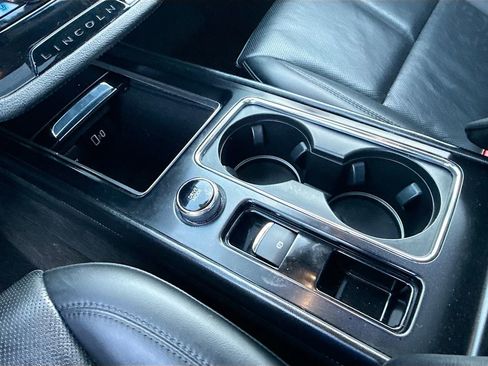 Used 2022 Lincoln Corsair Reserve w/ Equipment Group 201A image 18