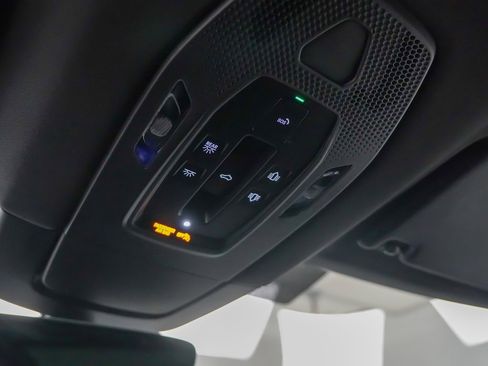 Used 2025 Porsche Macan 4S Electric image 29