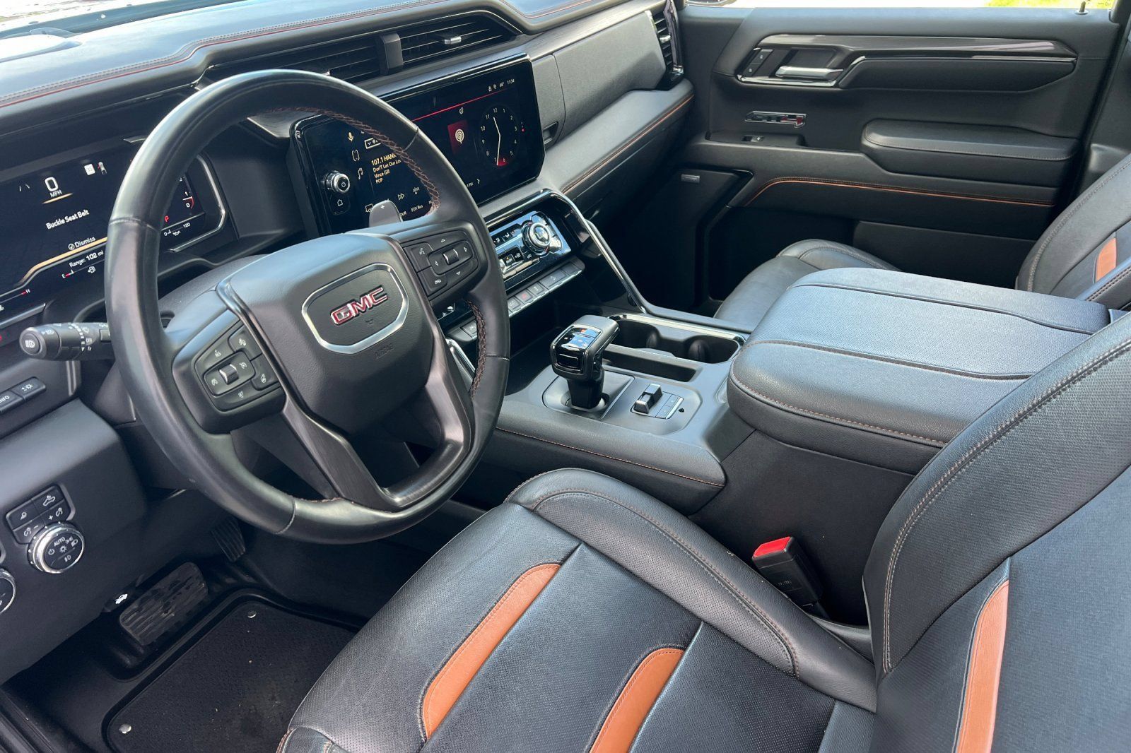 Used 2023 GMC Sierra 1500 AT4 w/ Technology Package AWD/4WD image 7