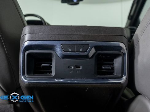 Used 2023 GMC Sierra 1500 SLT AWD/4WD image 29