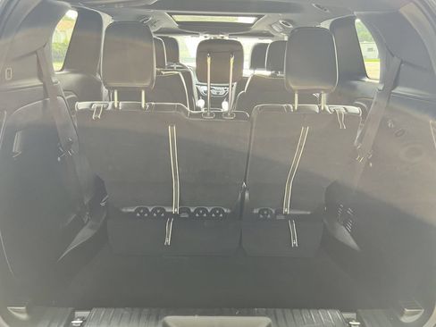 Certified 2025 Chrysler Pacifica Limited FWD image 20