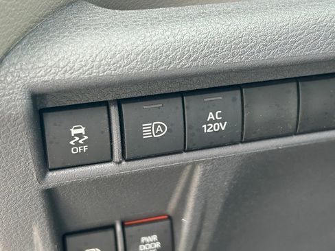 Used 2024 Toyota Sienna Limited AWD/4WD image 31