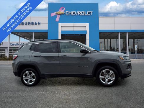 Used 2024 Jeep Compass Latitude AWD/4WD image 4