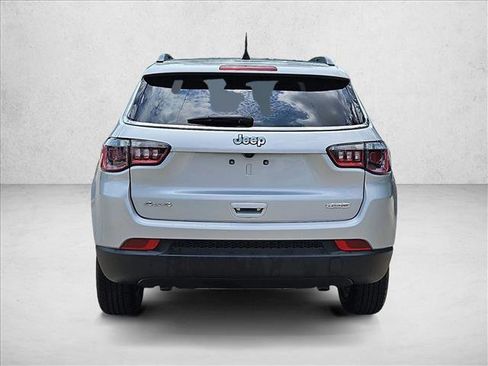 Used 2024 Jeep Compass Latitude AWD/4WD image 7
