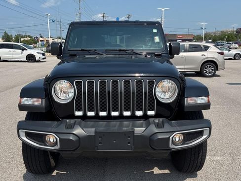 Used 2023 Jeep Wrangler Unlimited Sahara w/ Cold Weather Group AWD/4WD image 7