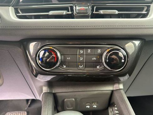 Used 2024 Chevrolet TrailBlazer LT w/ LT Cold Weather Package image 39