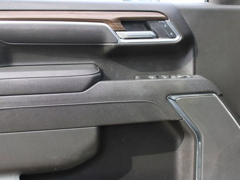 Used 2025 Chevrolet Silverado 1500 LT image 13