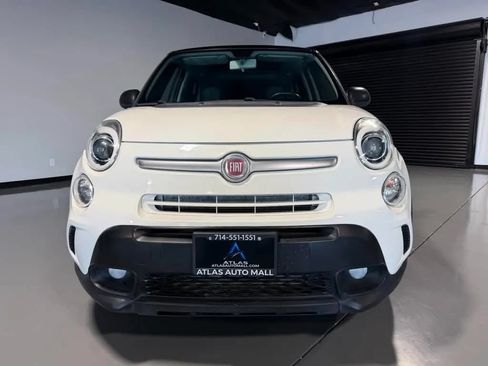 Used 2017 FIAT 500L Trekking w/ Dual-Pane Sunroof Package FWD image 2