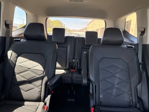 Used 2024 Volkswagen Atlas SE AWD/4WD image 18