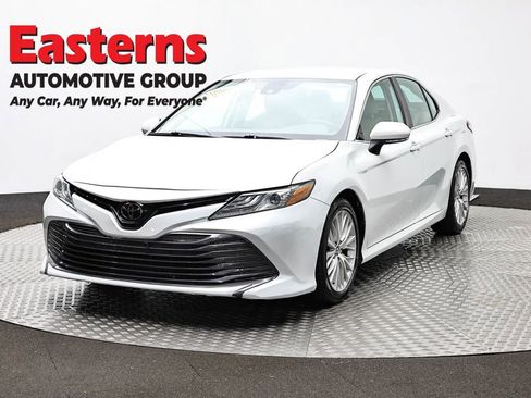 Used 2019 Toyota Camry XLE w/ Carpet Mat Package FWD image 1