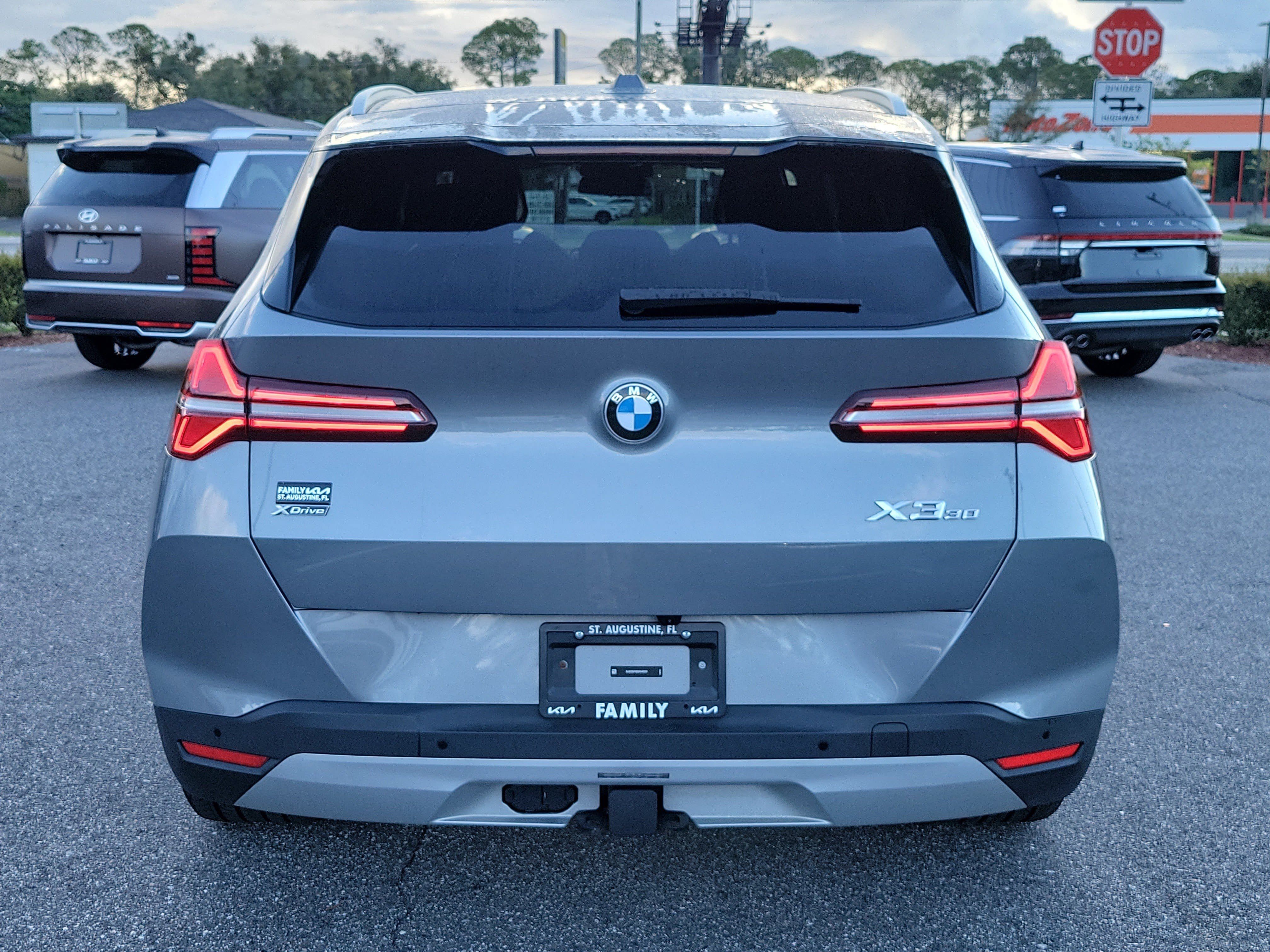 Used 2025 BMW X3 xDrive30i w/ Premium Package AWD/4WD image 5