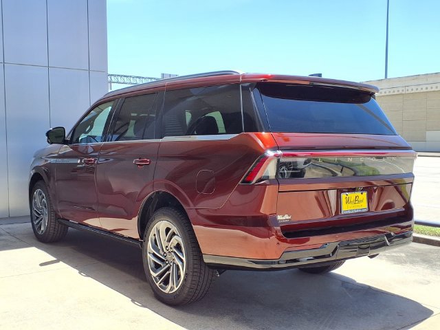 New 2027 Lincoln Navigator Reserve RWD image 6