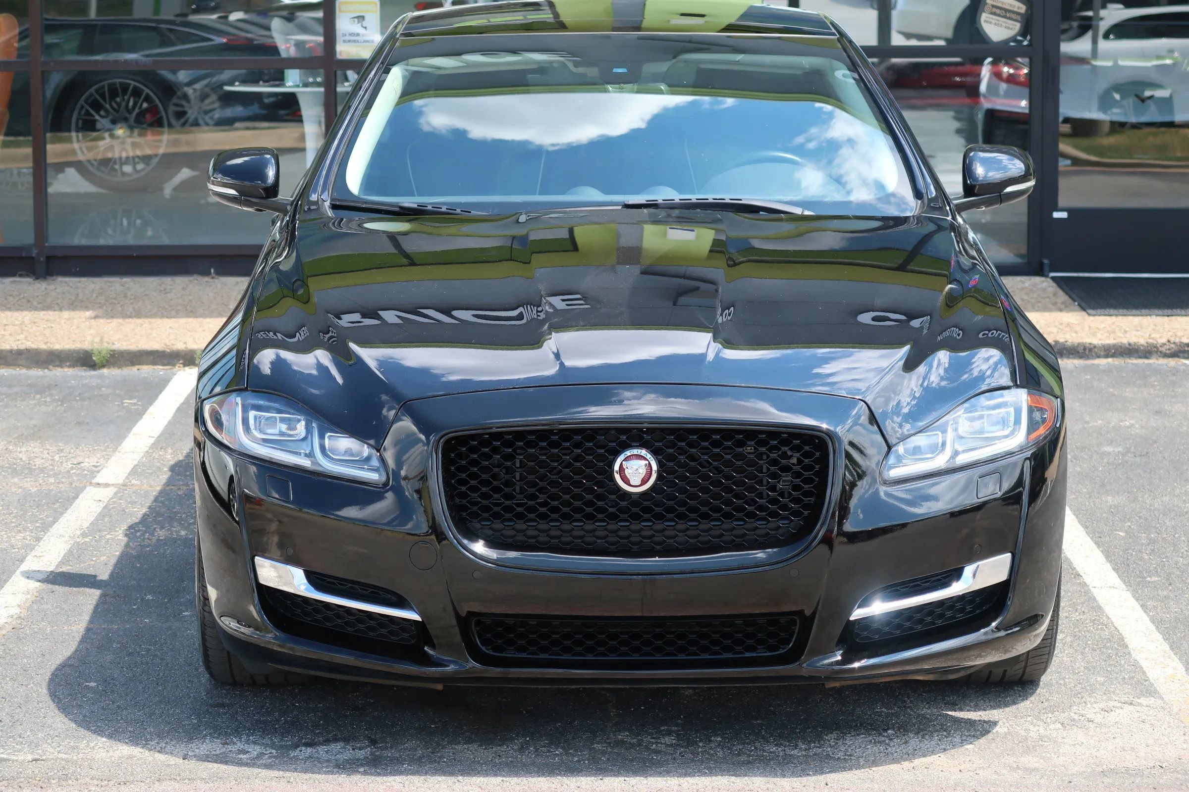 Used 2017 Jaguar XJ R-Sport RWD image 3