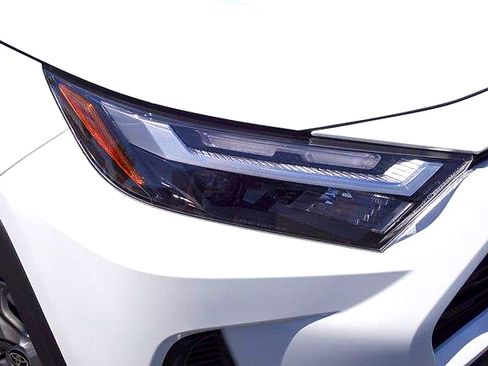 Certified 2024 Toyota RAV4 LE AWD/4WD image 2