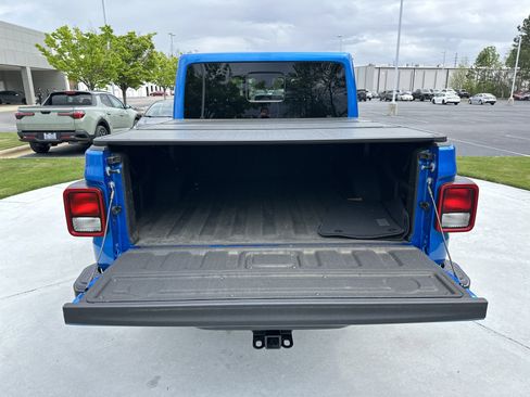 Used 2025 Jeep Gladiator Sport AWD/4WD image 32