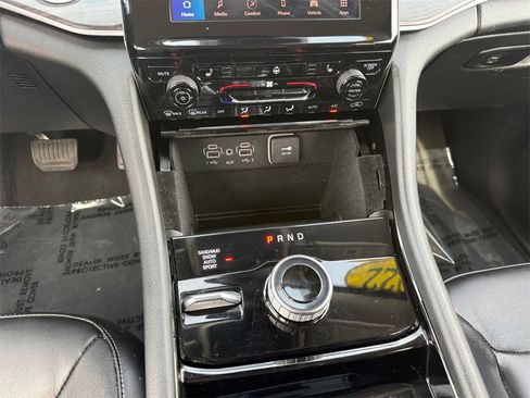 Used 2022 Jeep Grand Cherokee Limited image 12