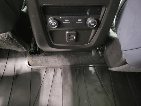 Used 2023 Buick Enclave Essence w/ Experience Buick Package image 23