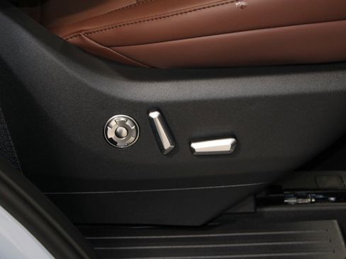 New 2025 Lincoln Navigator Reserve image 34