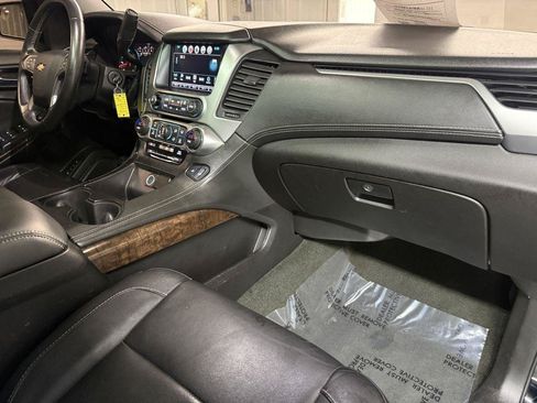 Used 2017 Chevrolet Suburban LT AWD/4WD image 43