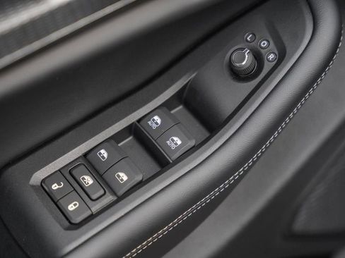 New 2025 Jeep Grand Cherokee Laredo X w/ Luxury Tech Group I image 31