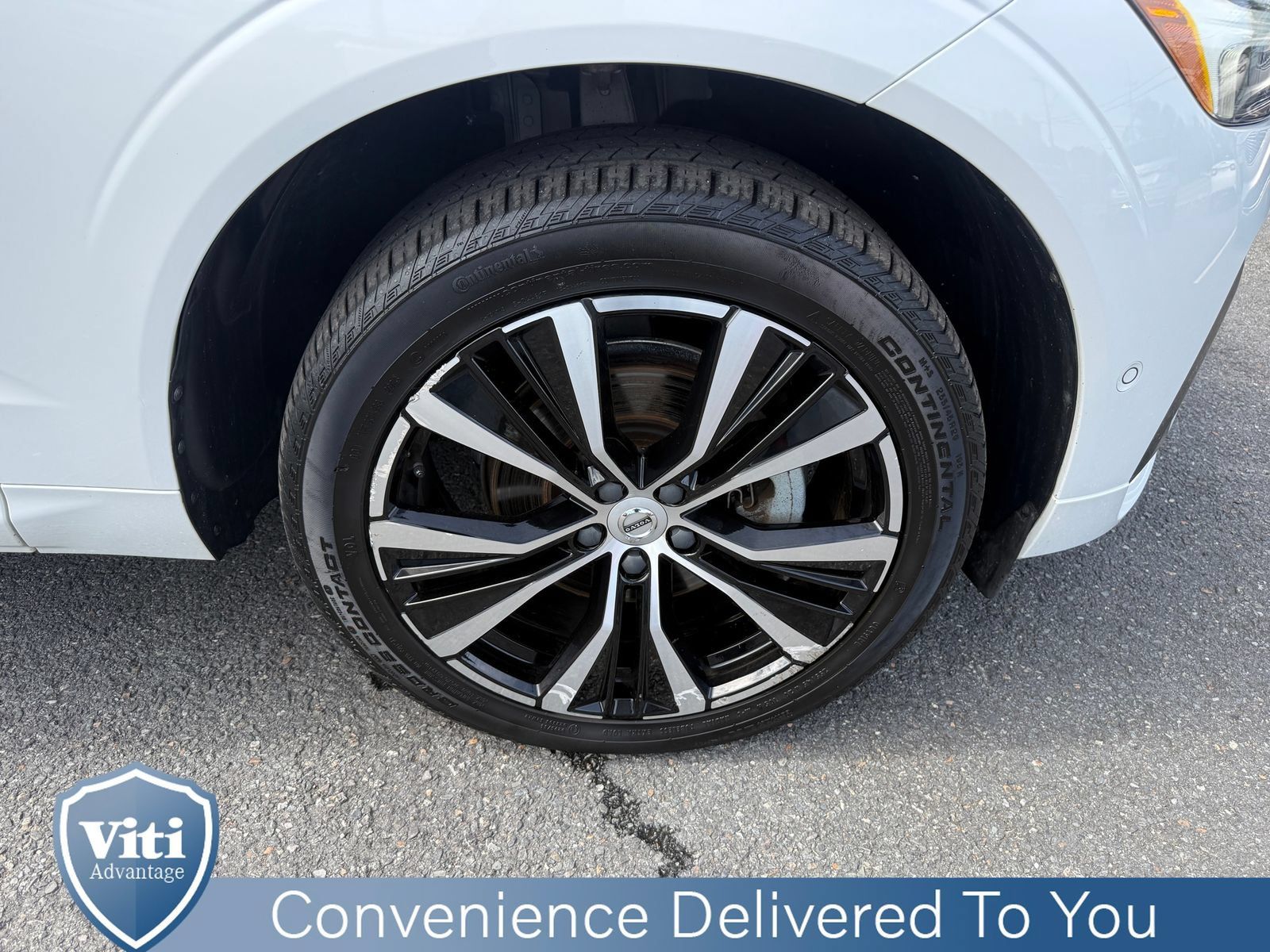 Certified 2024 Volvo XC60 B5 Plus w/ Protection Package Premier AWD/4WD image 15