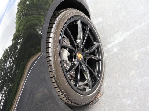 Used 2019 Porsche 718 Cayman RWD image 32