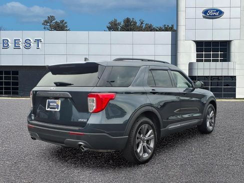 Used 2023 Ford Explorer XLT w/ Equipment Group 202A AWD/4WD image 8