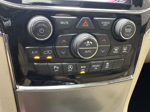 Used 2020 Jeep Grand Cherokee Limited image 22