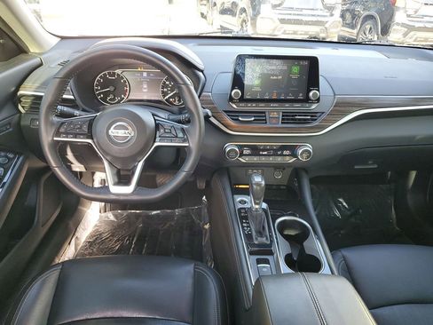 Used 2020 Nissan Altima 2.5 Platinum image 9