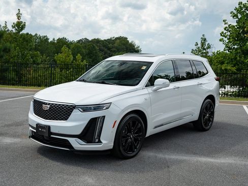 Used 2024 Cadillac XT6 Premium Luxury w/ Platinum Package AWD/4WD image 3