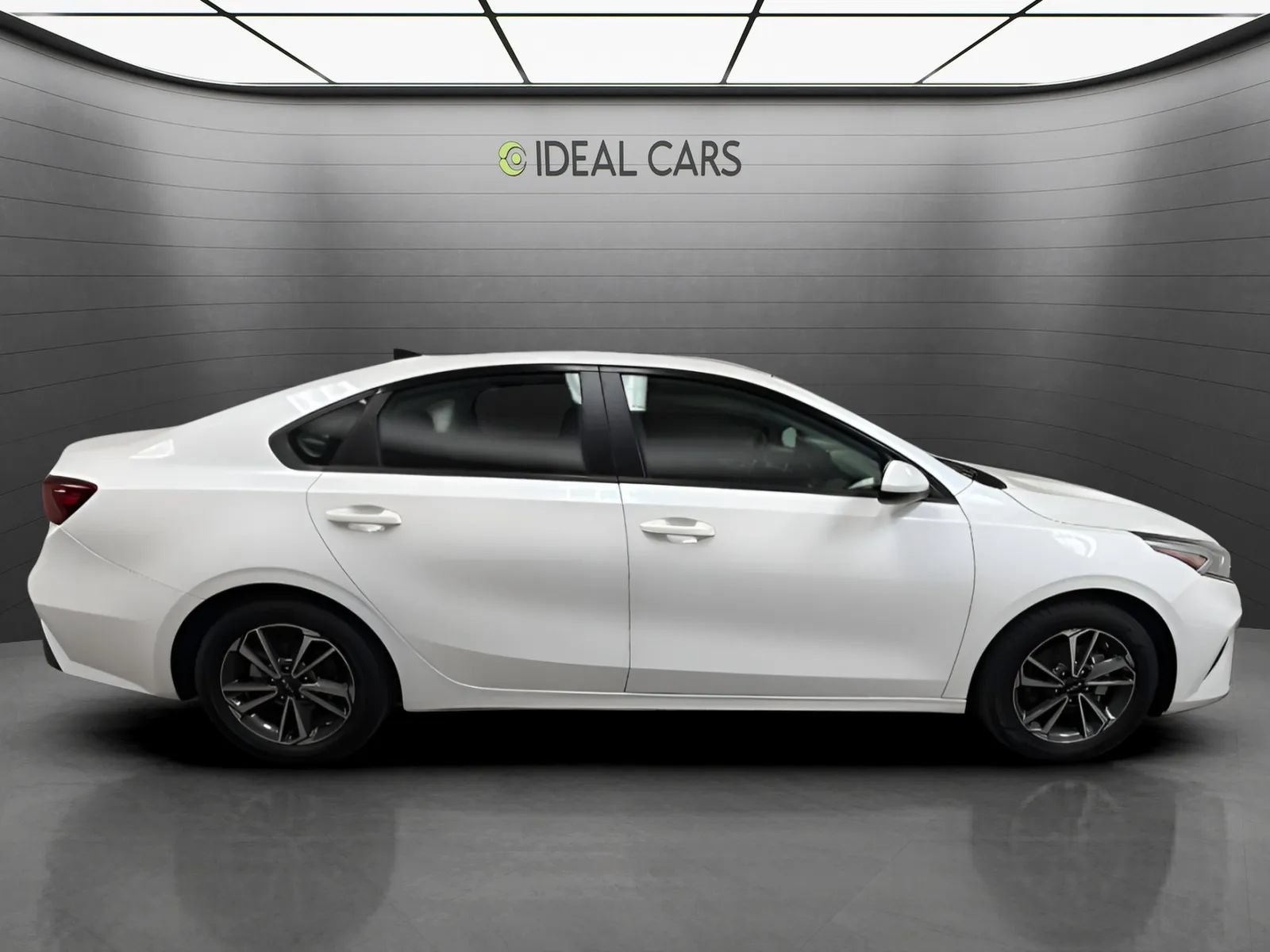 Used 2023 Kia Forte LXS FWD image 4