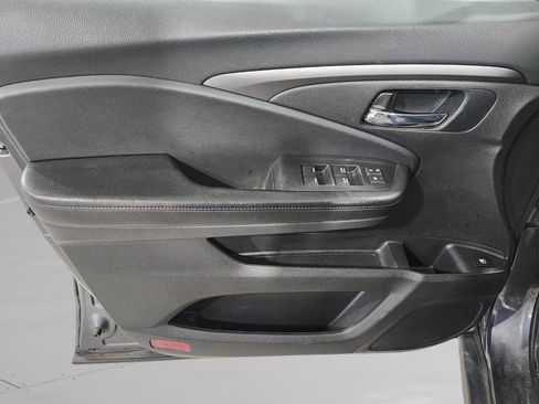 Used 2019 Honda Passport Sport image 19