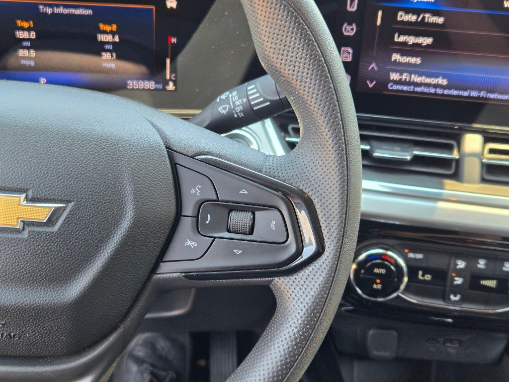 Certified 2025 Chevrolet Trax LT FWD image 29
