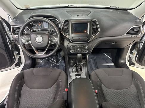 Used 2019 Jeep Cherokee Latitude w/ Popular Appearance Group AWD/4WD image 13