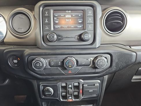 Used 2019 Jeep Wrangler Unlimited Sport S AWD/4WD image 24