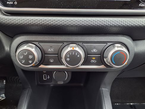 Certified 2025 Nissan Kicks Play S FWD image 8