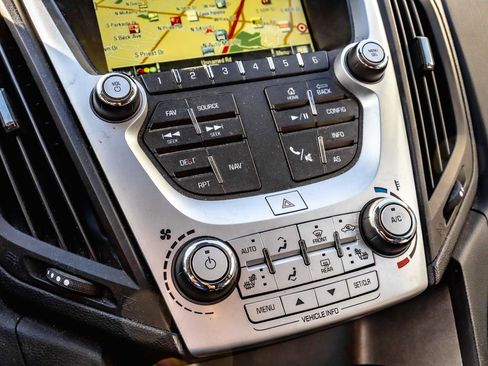 Used 2017 Chevrolet Equinox LT w/ Convenience Package image 16