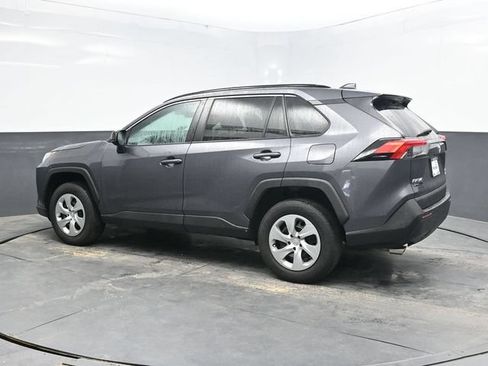 Used 2021 Toyota RAV4 LE w/ Carpet Mat Package (TMS) AWD/4WD image 4