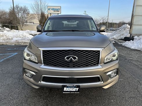 Used 2017 INFINITI QX80 4WD image 3