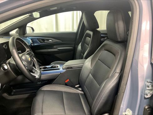 Used 2025 Chevrolet Equinox EV LT w/ Convenience Package image 10