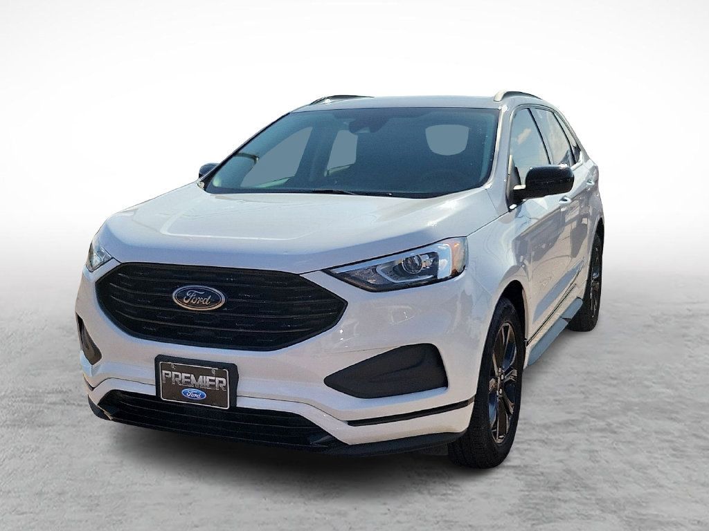 Used 2022 Ford Edge SE w/ Black Appearance Package AWD/4WD image 4