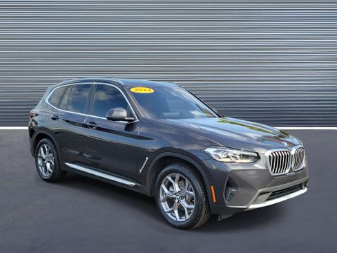 Used 2024 BMW X3 xDrive30i w/ Premium Package AWD/4WD image 2