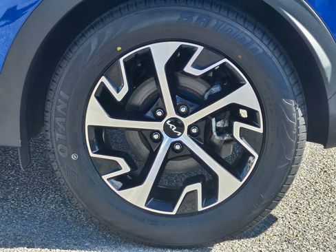 Used 2023 Kia Sportage EX image 26