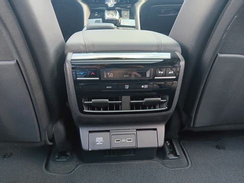 Used 2023 Acura MDX SH-AWD image 14
