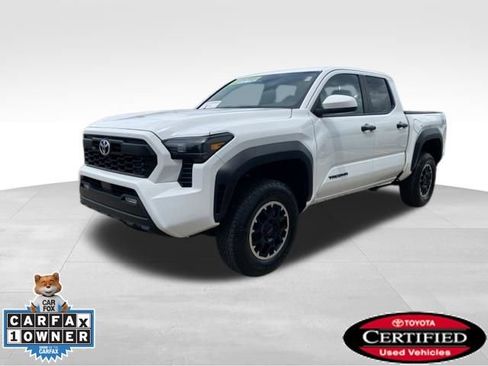 Certified 2024 Toyota Tacoma TRD Off-Road AWD/4WD image 1