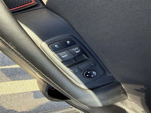 Used 2020 Dodge Challenger SXT w/ Driver Convenience Group image 10