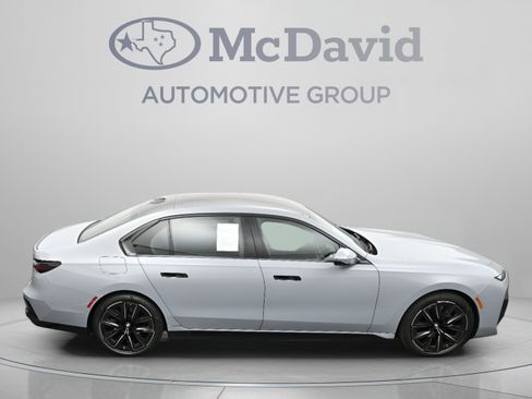 Used 2023 BMW 760i xDrive w/ Executive Package AWD/4WD image 40